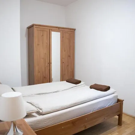 Vincent 2 Apartment